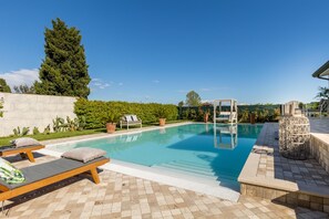 Villa | Pool | Outdoor pool - Villa in Viareggio Near Lecciona Beach (Viareggio)