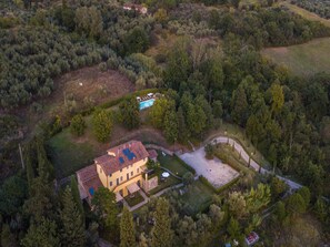 House | Exterior - Villa in Tuscany With Stunning Valley Views (Capannori)