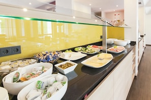 Ruokailu