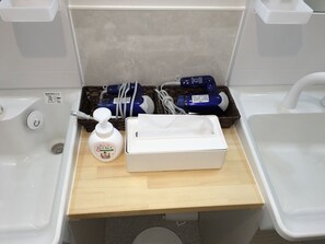 Bathroom - Guesthouse Orange Cabin (Fujikawaguchiko)