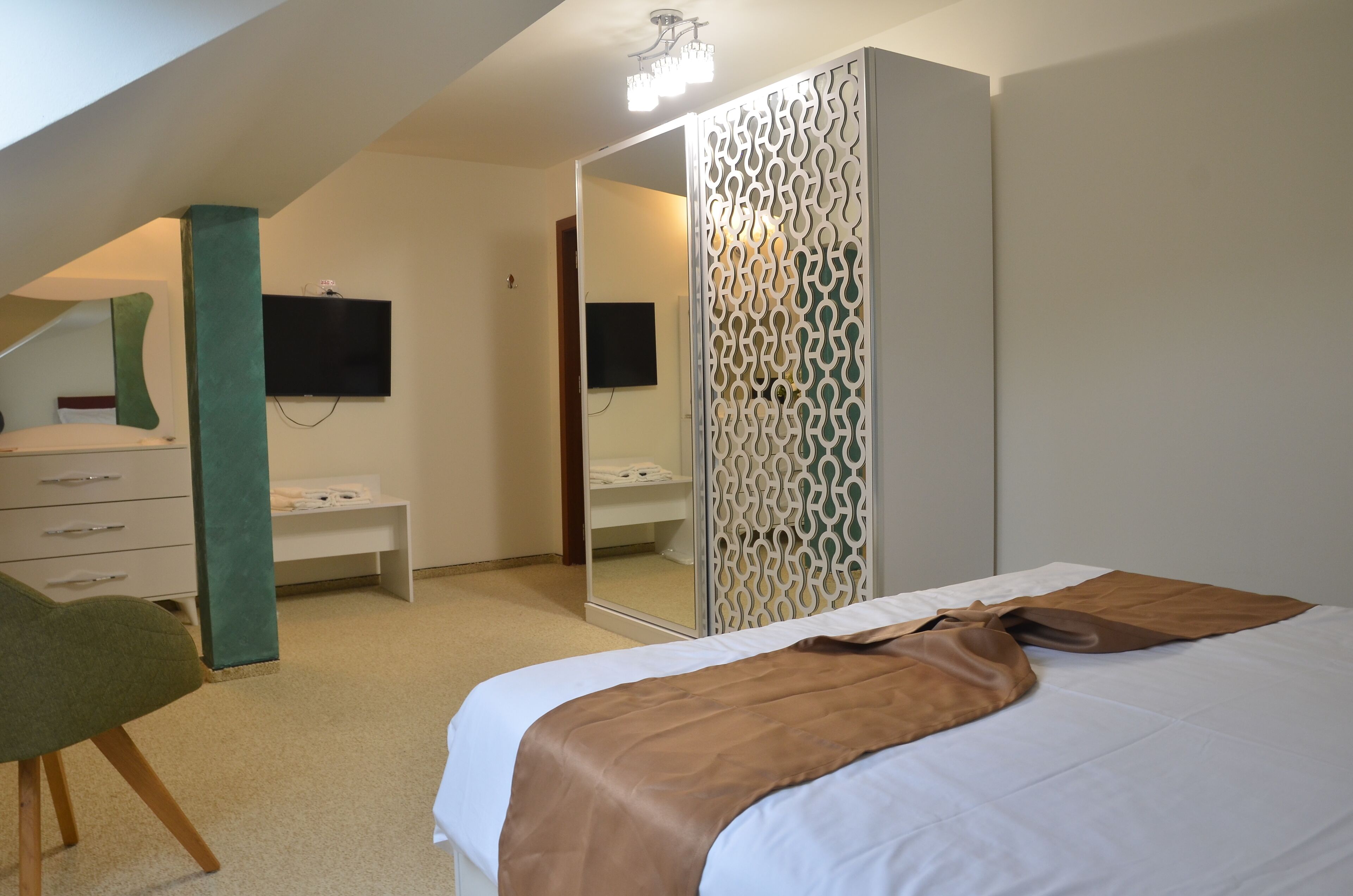 Economy-Doppelzimmer, Bergblick | Verdunkelungsvorhänge, kostenloses WLAN