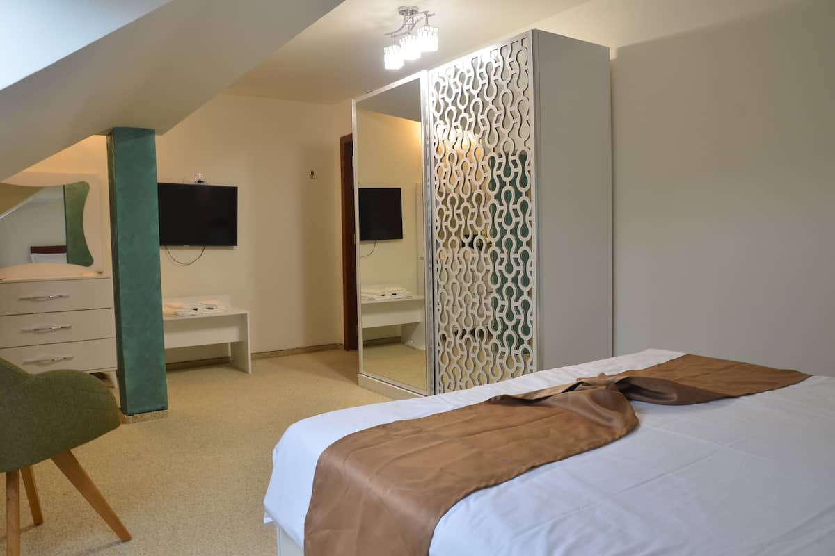 Economy-Doppelzimmer, Bergblick | Verdunkelungsvorhänge, kostenloses WLAN