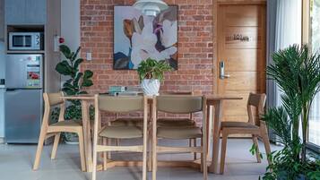 Luxury Villa, 5 Bedrooms, Non Smoking, Courtyard View | Dining
