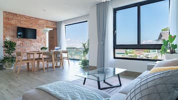 Luxury Villa, 3 Bedrooms, Balcony, Mountain View | Living area