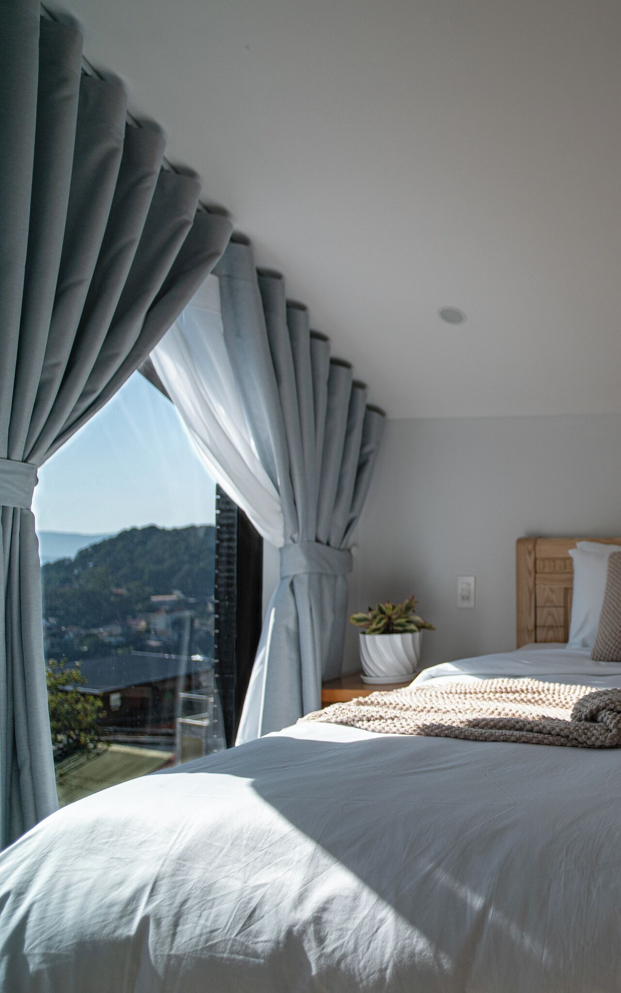 Luxury Double Room, Balcony, Mountain View | Desk, blackout curtains, soundproofing, iron/ironing board
