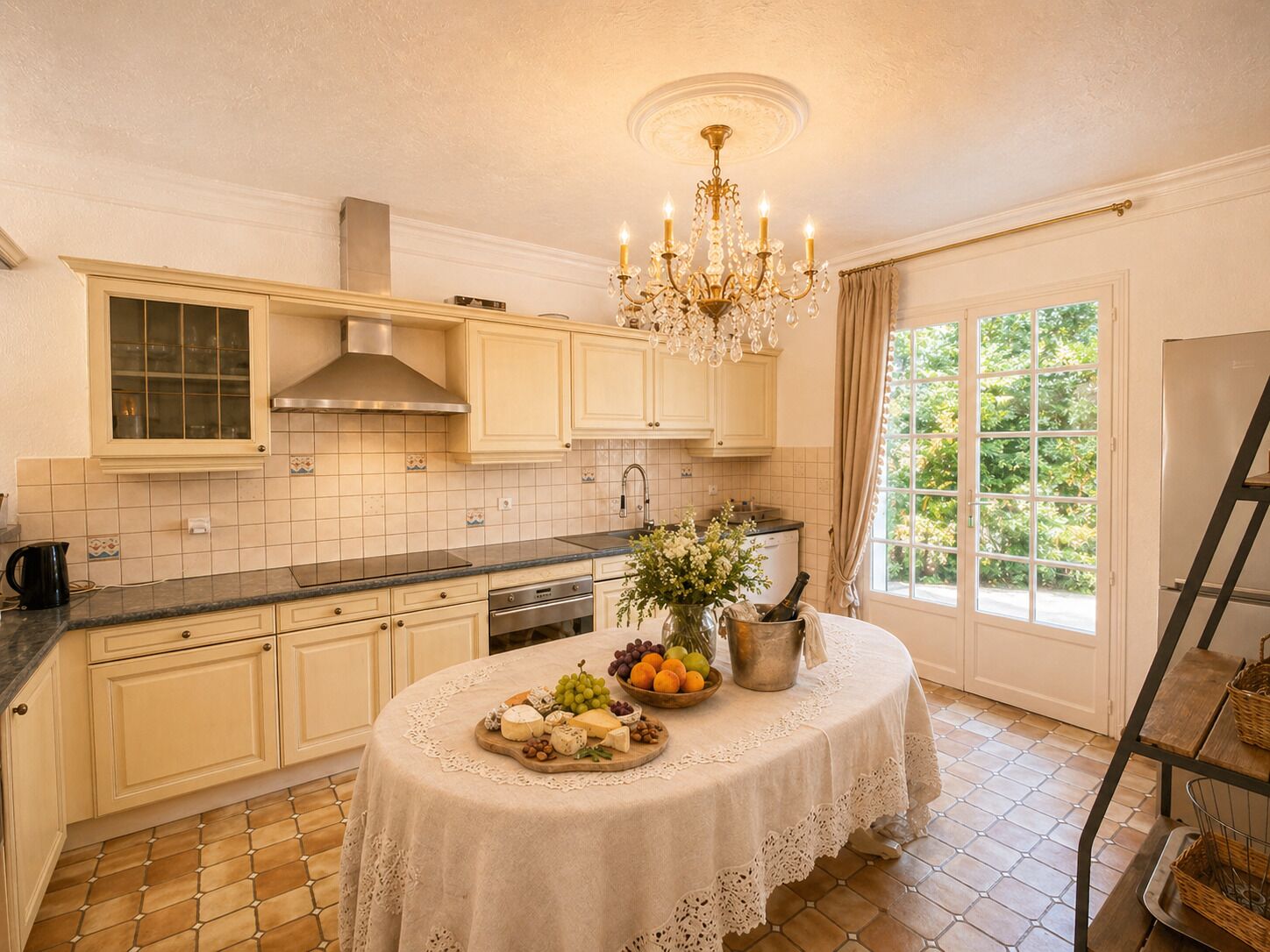 Micro-ondes, four, plaque de cuisson, lave-vaisselle