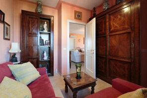 Apartment | Living room - Apartment in Lucca Near Historic Center (Lucca)