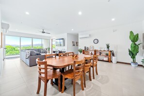 Dining - Beautiful, spacious 4-bedroom Penthouse, where luxury meets comfort. (Jaco)