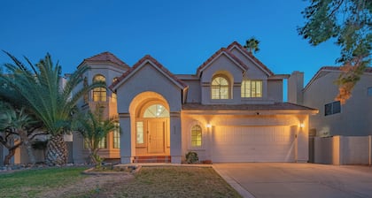Glendale Resort Estate, Pool, Theater, Game Room, Golf & Much More, 20 Guests