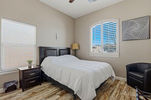 3 Schlafzimmer, Bügeleisen/Bügelbrett, WLAN, Bettwäsche