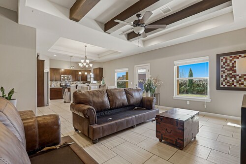 Racetrack 3-bedroom house in adorable Sunland Park Near El Paso Small dogs OK