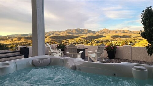 Hot Tub with Mountain Views, Golfer's Dream