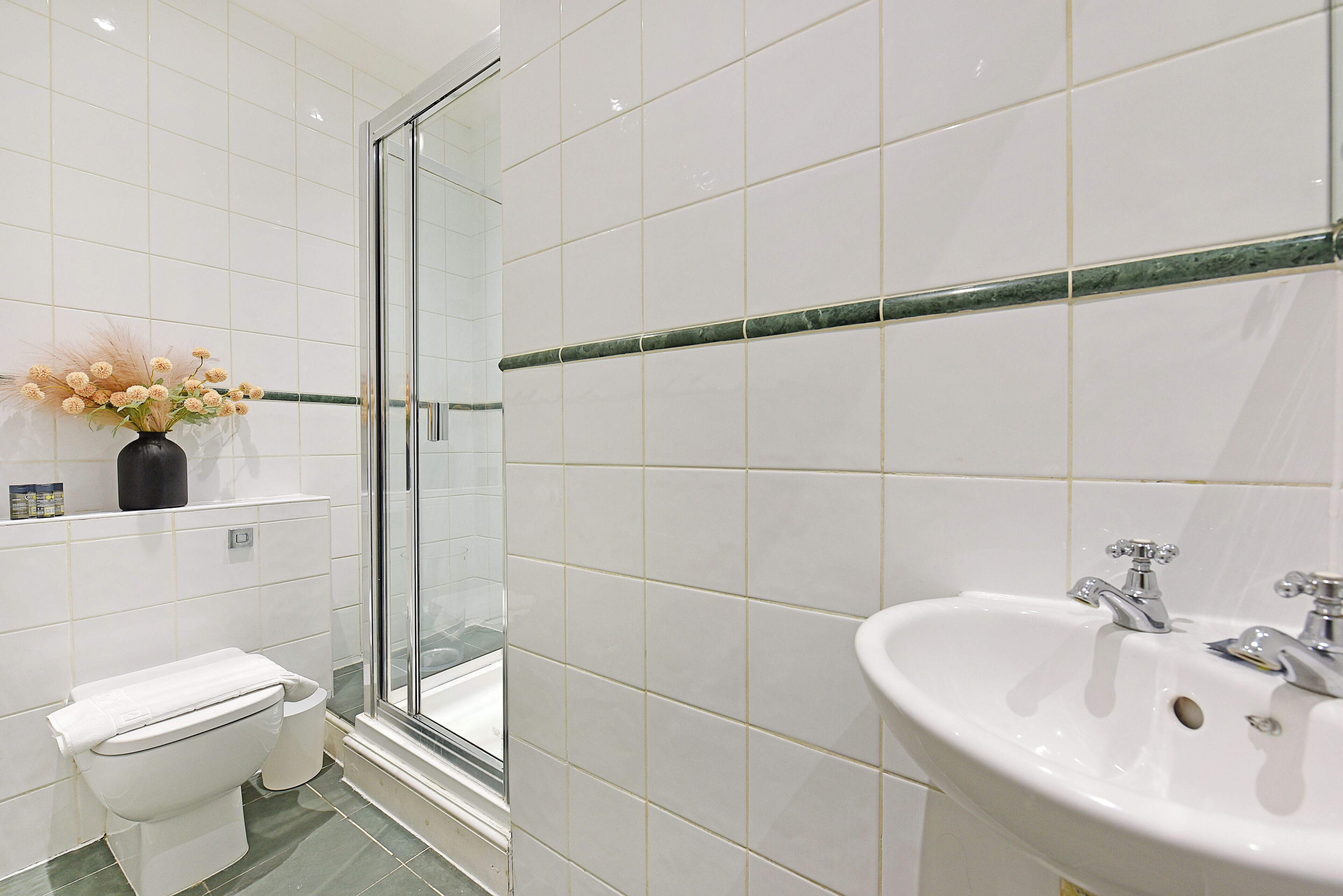 Superior Apartment, 3 Bedrooms, Kitchen, City View | Bathroom