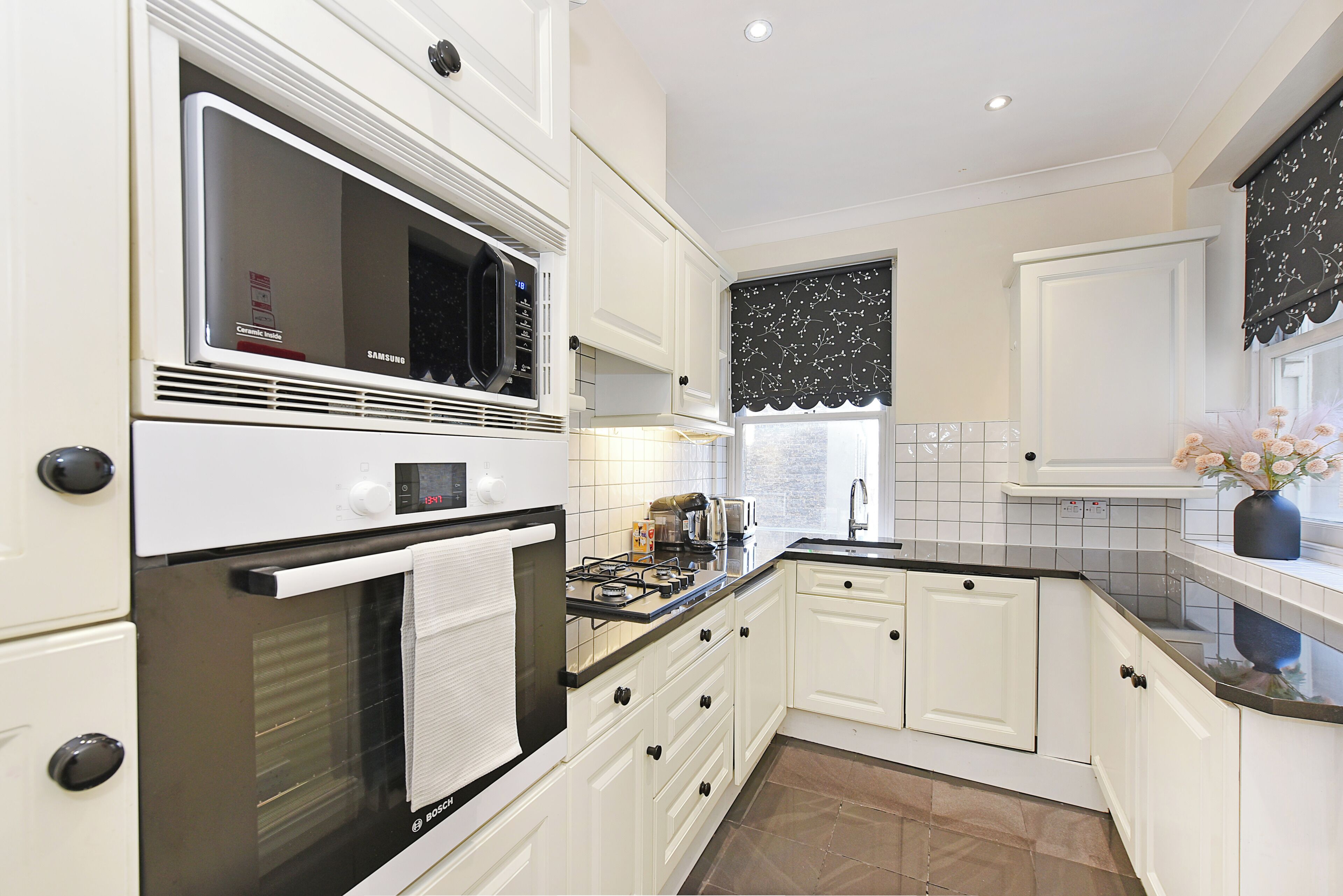Superior Apartment, 3 Bedrooms, Kitchen, City View | Private kitchen | Coffee/tea maker, highchair