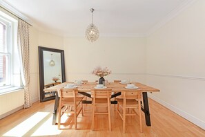 Superior Apartment, 3 Bedrooms, Kitchen, City View | Dining - London Choice - Fitzrovia -Regent Street (London)