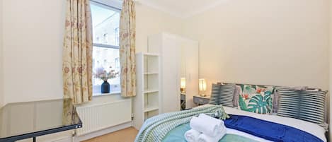 Superior Apartment, 3 Bedrooms, Kitchen, City View