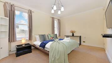 Superior Apartment, 3 Bedrooms, Kitchen, City View