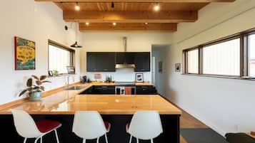 Micro-ondes, four, plaque de cuisson, lave-vaisselle