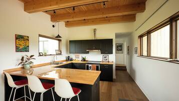 Microwave, oven, stovetop, dishwasher