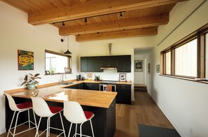 Micro-ondes, four, plaque de cuisson, lave-vaisselle