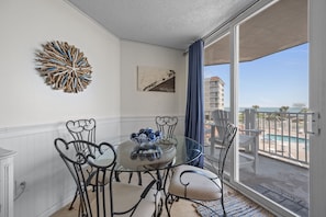 Dining - Shark Tooth Cove: Oceanfront + Pools | Sleeps 8 (North Topsail Beach)