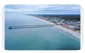 Beach - Memory Maker: Cozy 3-bedroom house in quaint Oak Island steps to the beach (Oak Island)