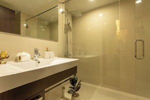 Hair dryer, bidet, towels, soap - Beach Walk Condo Poolside Retreat by the Sea C123 (Tambon Rawai)