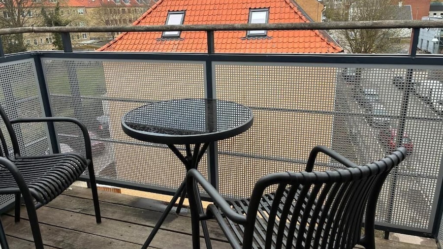 Copenhagen Resident , Metro Apartment Close to Shopping , Caffe,public Transport