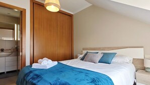 2 bedrooms, iron/ironing board, travel crib - Desconectaengalicia Penthouse Rocafort II, 400m Silgar Beach (Sanxenxo)