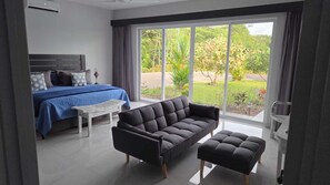 Smart TV - Casa del Monte - Luxury Costa Rican Retreat with Infinity Pool and Sunset views (Osa)