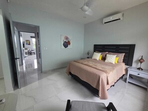3 bedrooms, in-room safe, iron/ironing board, free WiFi - Casa del Monte - Luxury Costa Rican Retreat with Infinity Pool and Sunset views (Osa)