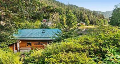 Cohen Cabin - Unique Restored Forest Service Cabin