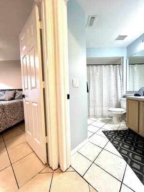 Bathroom - Spacious 4BR Pool Home Peaceful Views (Kissimmee)