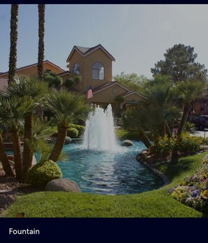 Pool - Charming 1-bedroom villa with all the amenities of a home in pleasant Las Vegas (Las Vegas)