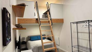 2 Schlafzimmer, Schreibtisch, Bügeleisen/Bügelbrett, WLAN