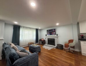 Living area - Entire 4BR, Lake & Trails Nearby, 40 Min to Boston (Marlborough)