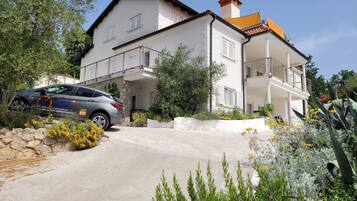 Apartment, 1 Bedroom, Accessible, Smoking | Exterior