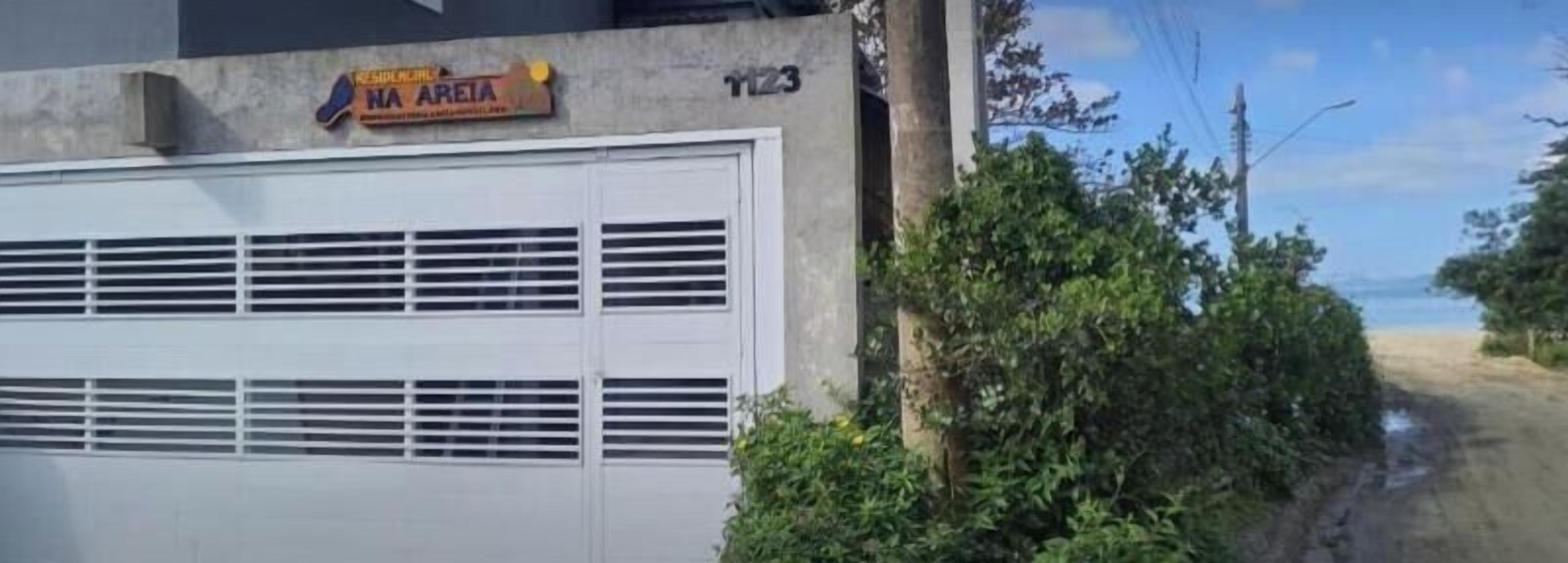 Apartamento, sacada, vista parcial para o mar | Fachada