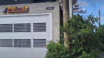 Apartamento, sacada, vista parcial para o mar | Fachada
