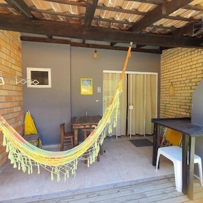 Townhome, Lanai, Partial Sea View | Outdoor dining - Residencial Pé na Areia Bombinhas (Bombinhas)