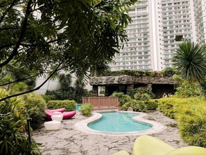 Pool - Stylish King Suite with Modern Comforts (Mandaluyong City)