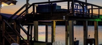  Luxury Waterfront Home,Sleeps 20, Pool, Hot Tub, Fishing Pier, Basketball Court
