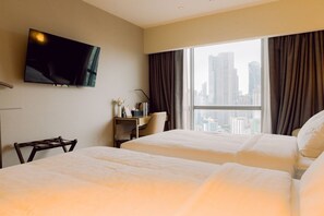 Iron/ironing board, bed sheets - Twin Suite | Sunset & River View (Mandaluyong City)
