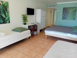 1 bedroom, WiFi, bed sheets - Caribbean Resort Experience 🌴 Beach & Pool Access - Premium Stay (Sainte-Luce)