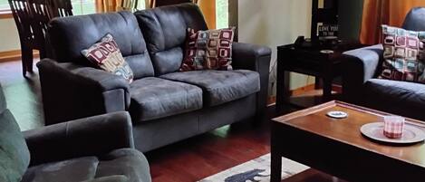 TV connectée, lecteur de DVD, livres
