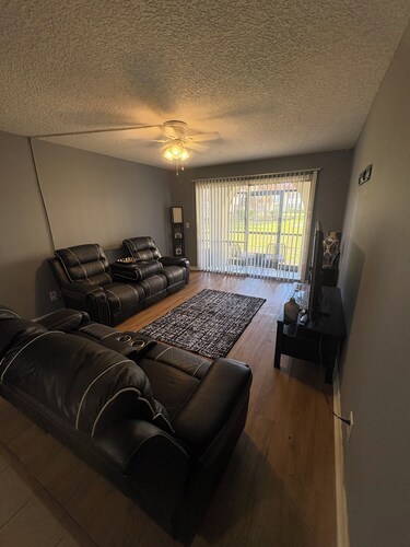 2-bedroom condo on beach Blv by Jaguar Stadium with two pools