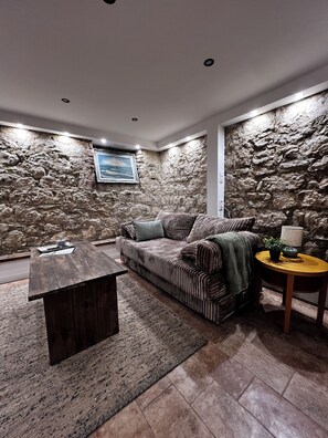 Smart TV, futbolito y libros