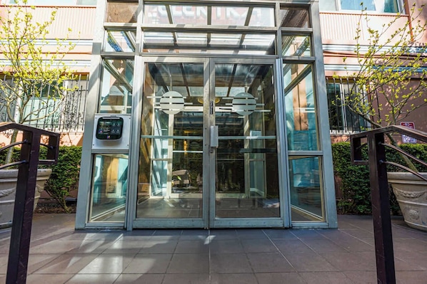 Exterior detail - World Cup 2026 | 2 BR Downtown + City View (Seattle)