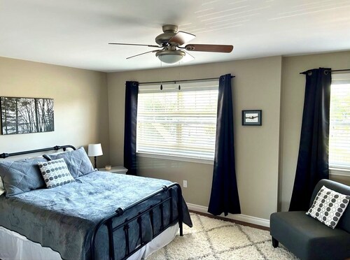 Fredericton Spacious-Cozy Family-Friendly 2BR Morden Private House
