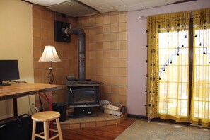 Interior - Lovely 2-bedroom cottage in Fletcher perfect for a relaxing getaway (Fletcher)